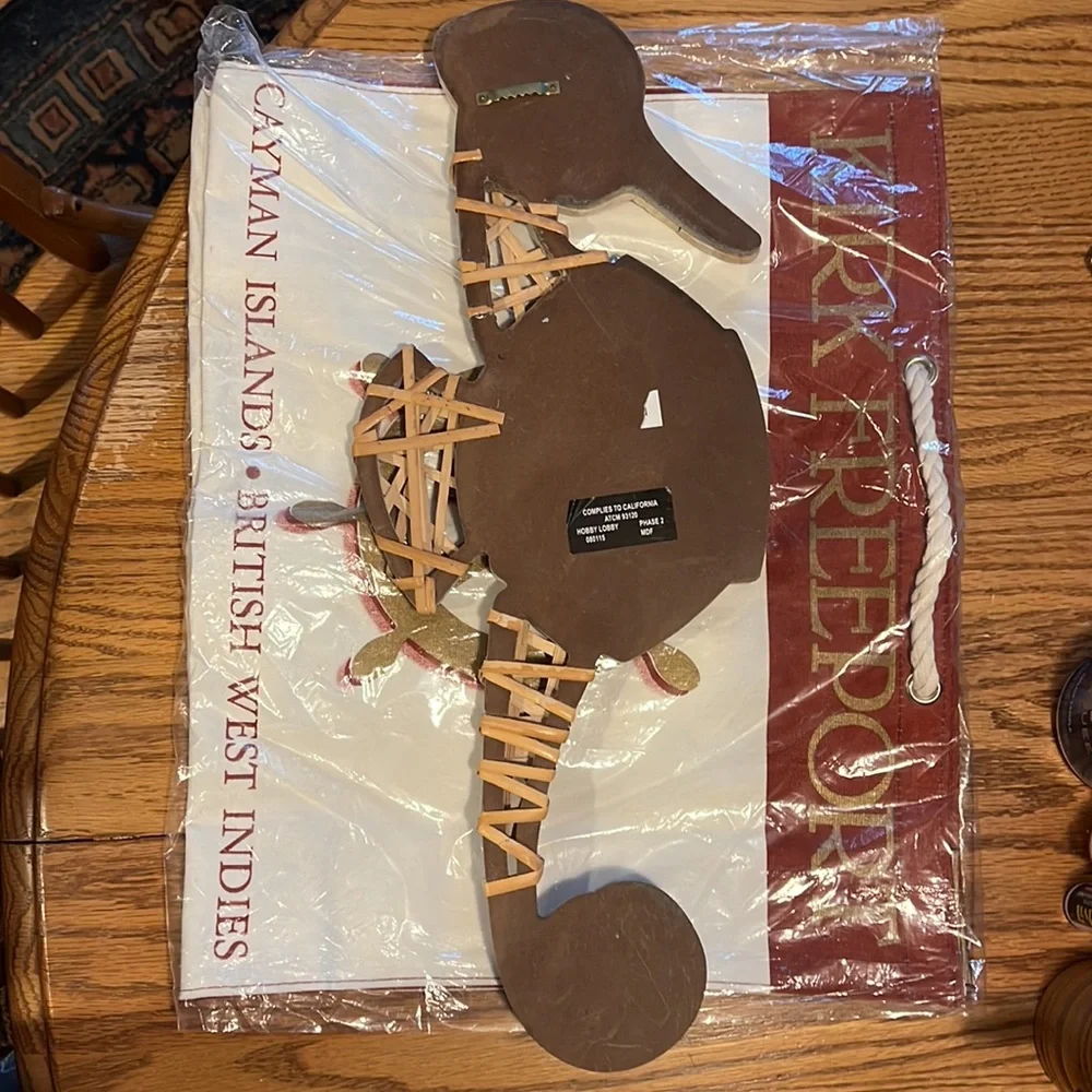 NWOT Seahorse wall hanging with free Kirk Freeport tote bag - Picture 2 of 3